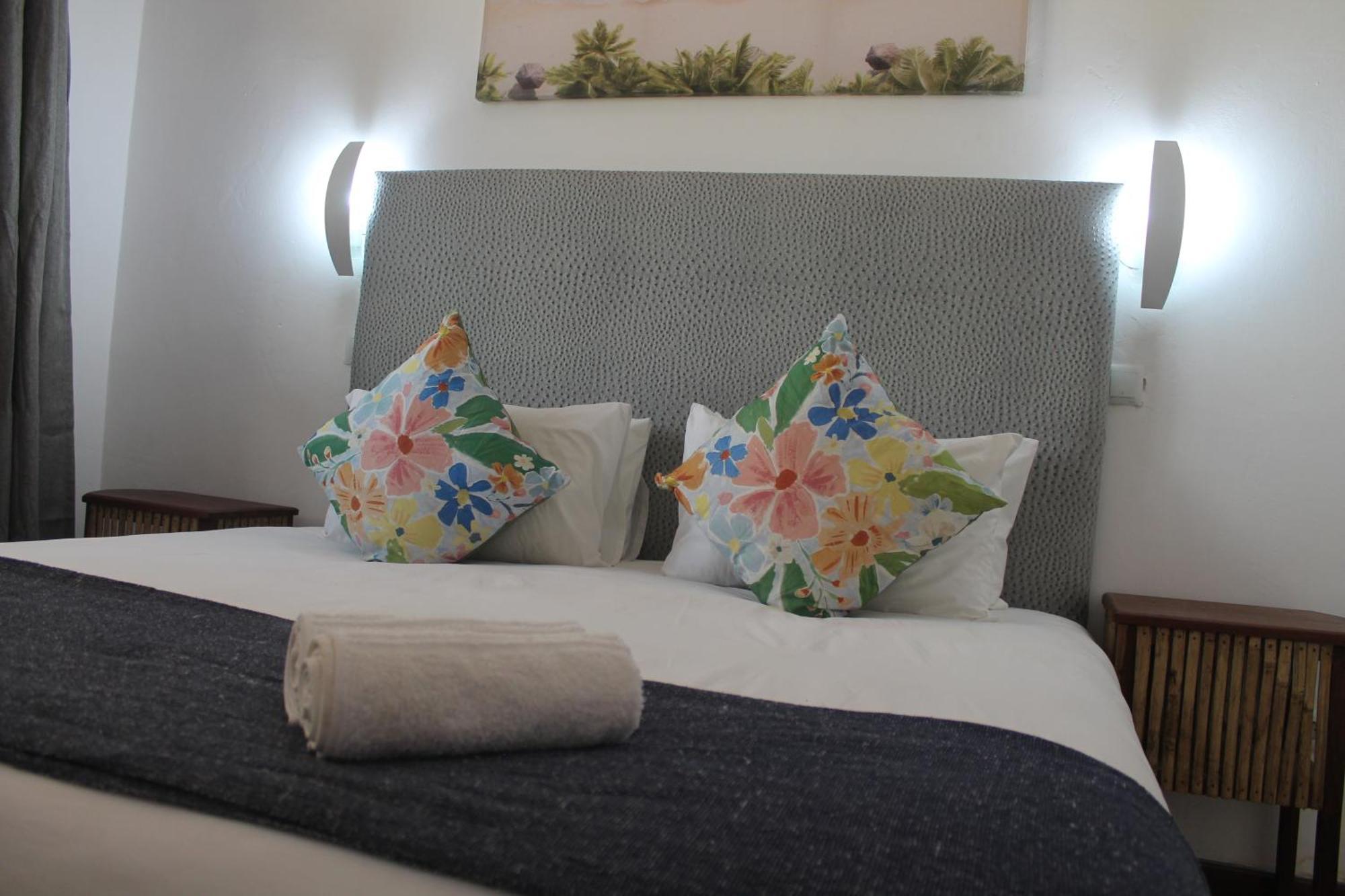 Wharf Side Inn Pemba Buitenkant foto